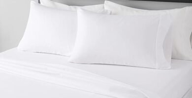 Amazon Basics 4 Piece Microfiber Lightweight Wrinkle-free Breathable Bed Sheet Set