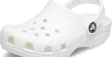 Crocs Kids' Classic Clog: Ligereza y Diversión en Cada Paso 11 Crocs Kids' Classic Clog